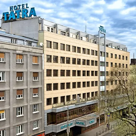 タトラ 4*