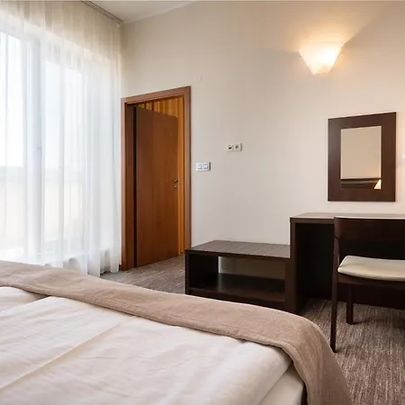 タトラ 4*